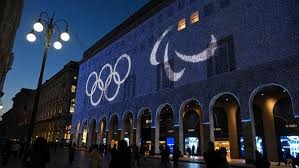 大谷翔平在全明星赛中以先发投手身份登板并担任首棒打者，开创历史先河